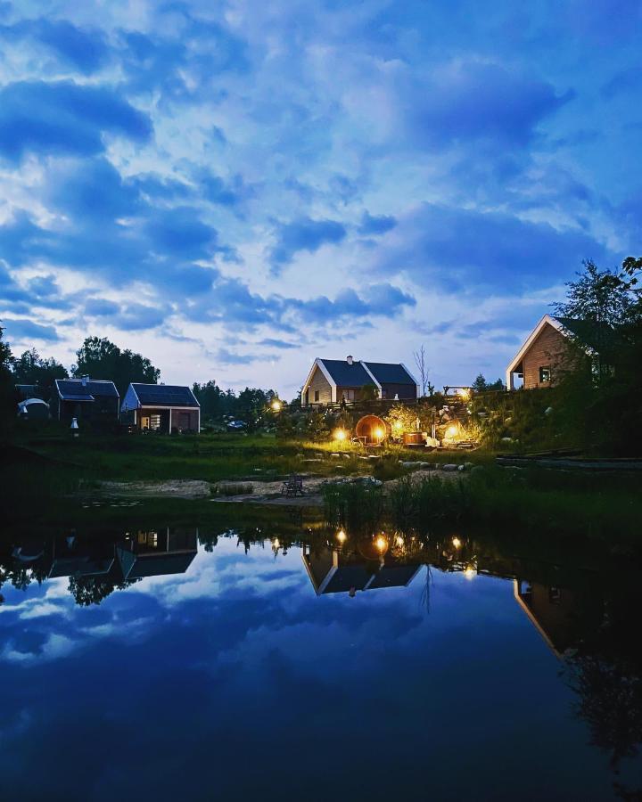 Osada Skoczkowo Komfortowe Domki Z Jacuzzi Nad Jeziorem- Sauna- Balia- Prywatny Staw Wedkarski Podiazy Esterno foto