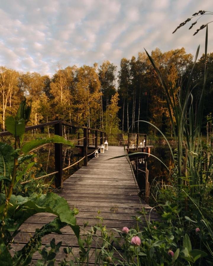 Osada Skoczkowo Komfortowe Domki Z Jacuzzi Nad Jeziorem- Sauna- Balia- Prywatny Staw Wedkarski Podiazy Esterno foto