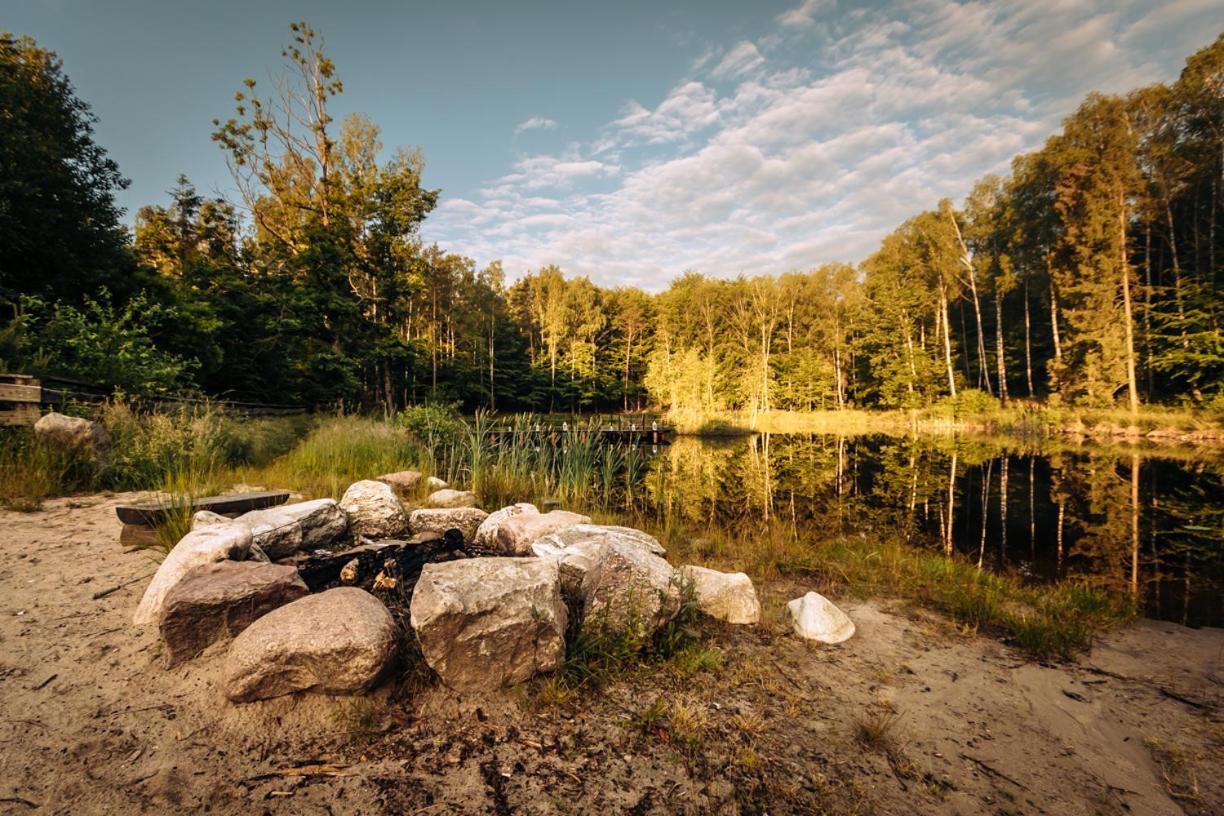 Osada Skoczkowo Komfortowe Domki Z Jacuzzi Nad Jeziorem- Sauna- Balia- Prywatny Staw Wedkarski Podiazy Esterno foto