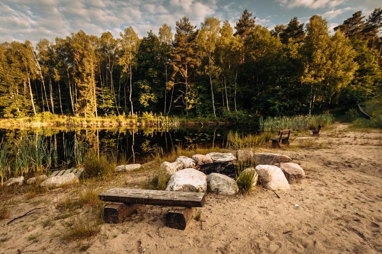 Osada Skoczkowo Komfortowe Domki Z Jacuzzi Nad Jeziorem- Sauna- Balia- Prywatny Staw Wedkarski Podiazy Esterno foto