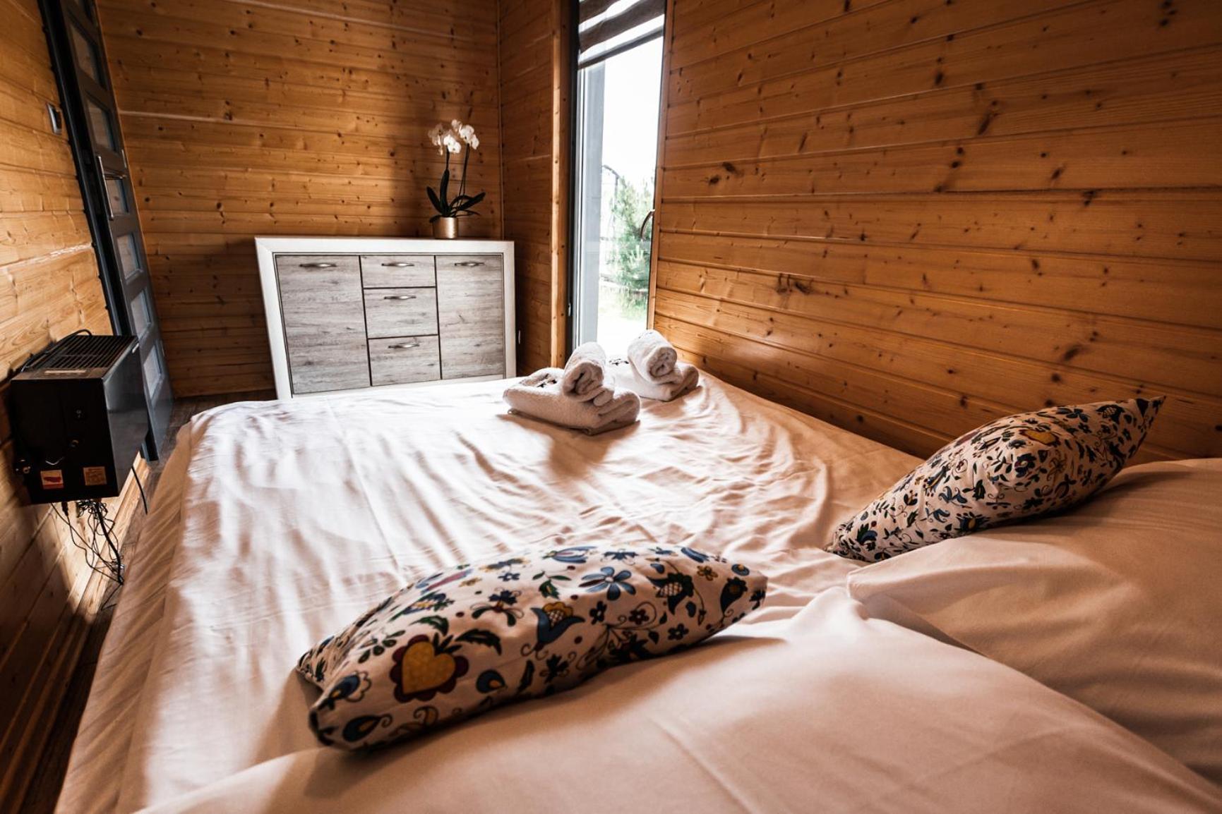 Osada Skoczkowo Komfortowe Domki Z Jacuzzi Nad Jeziorem- Sauna- Balia- Prywatny Staw Wedkarski Podiazy Esterno foto